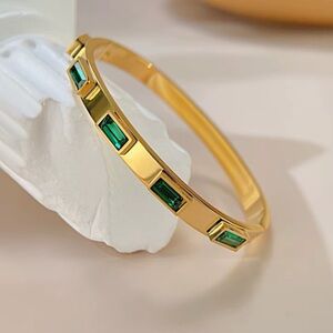18K Gold Plated - Bangle with Green Accents